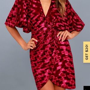 Lulu’s velvet black dress